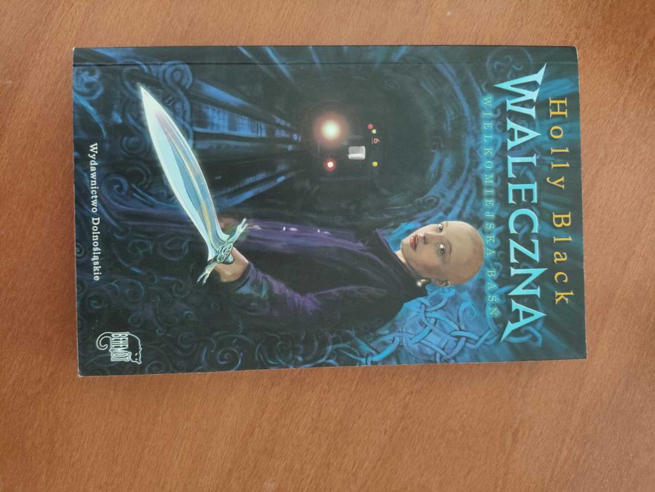 Waleczna Holly Black