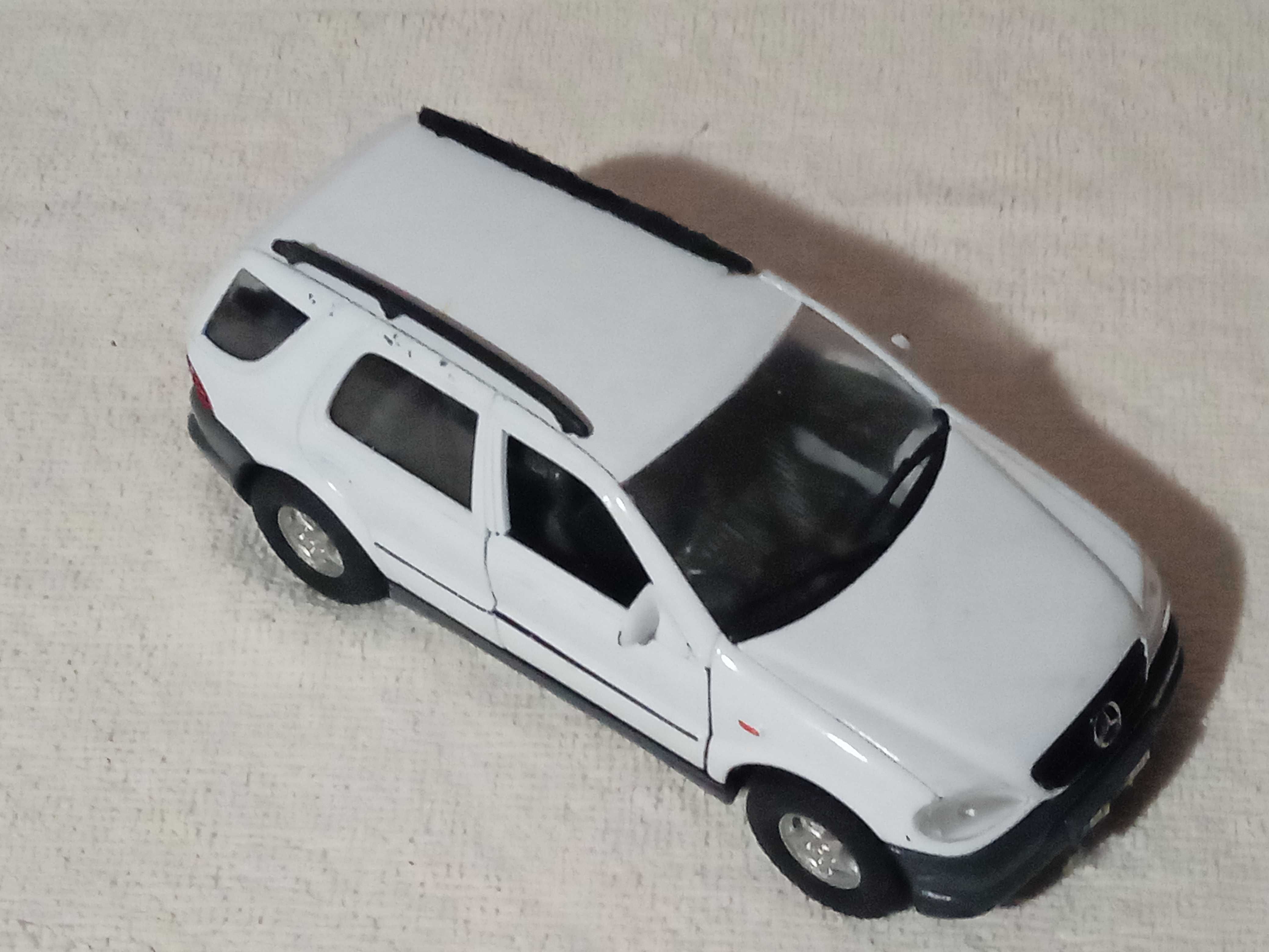 model Mercedes ML welly 1/32