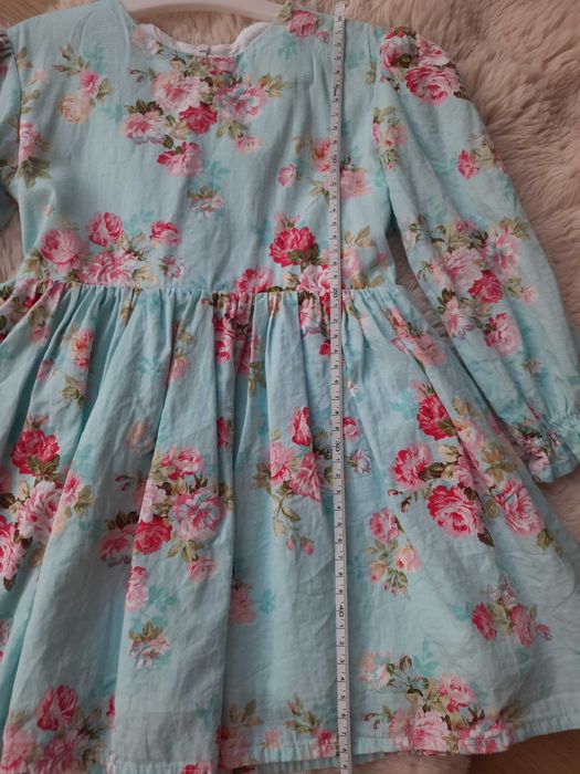 Продам сукню для дівчинки.