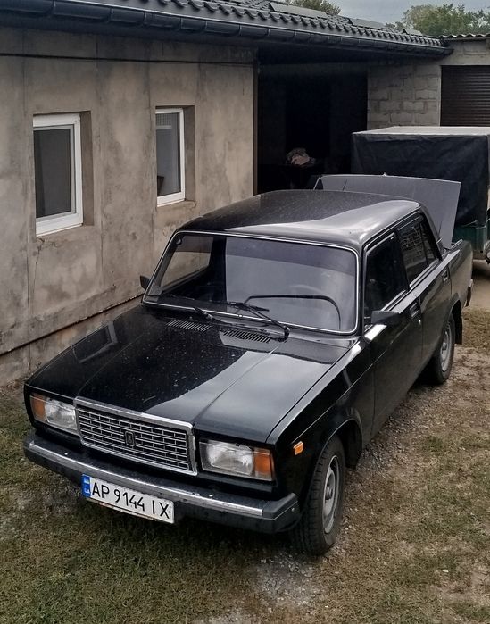 Автомобіль Ваз 2107