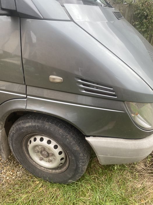 Мерседес спрінтер 2005 рік середня база