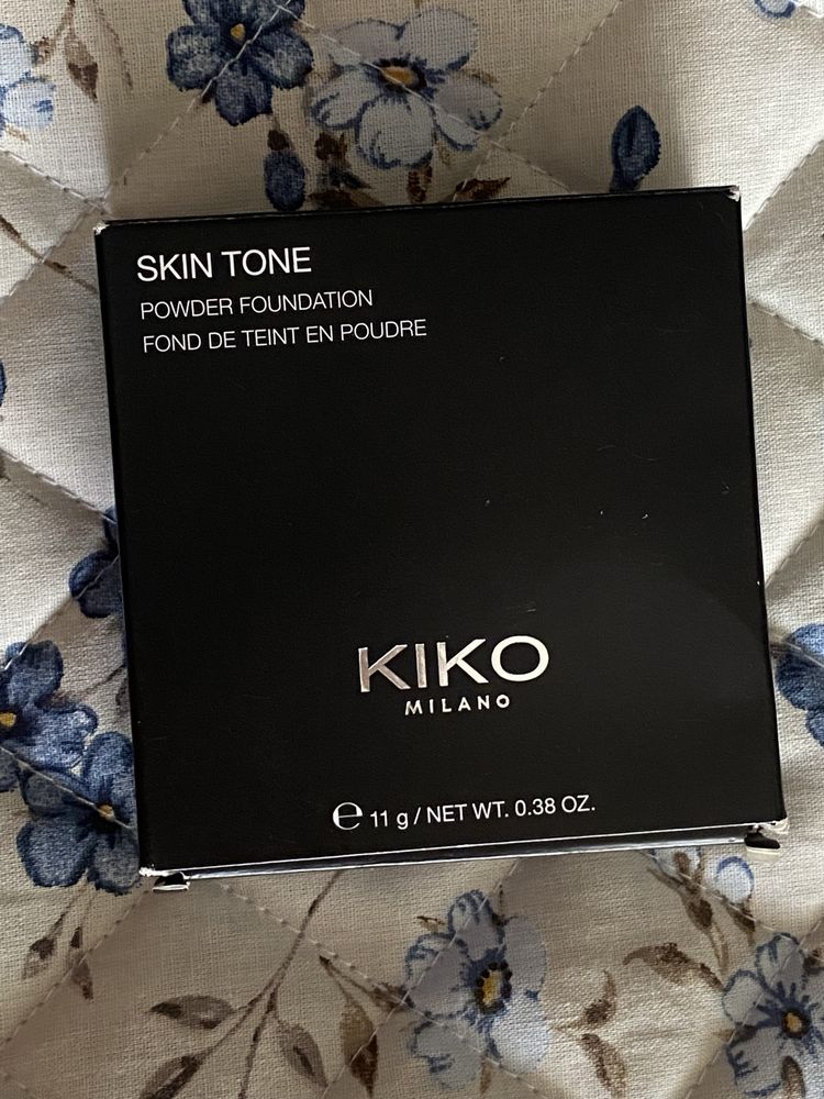 Пудра Kiko Skins Tone Powder foundation. Fond de teint en poubre