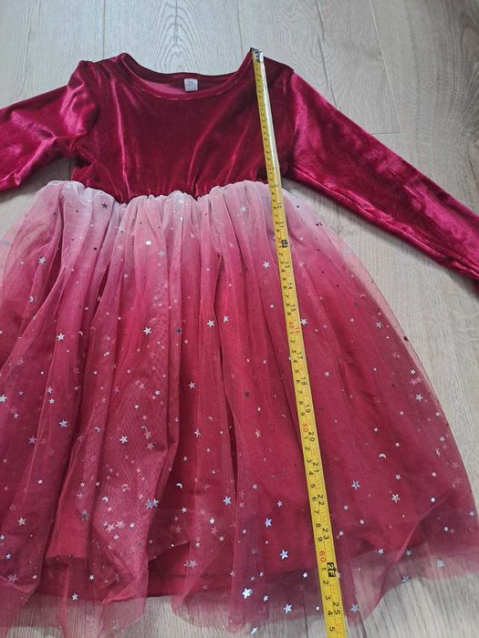 Продам плателье новогоднее на девочку 6-7лет