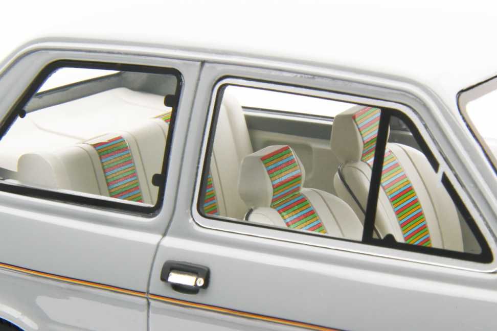 Model 1:18 Laudoracing-Model Fiat 126 Personal 4 Silver 1978 LM167A