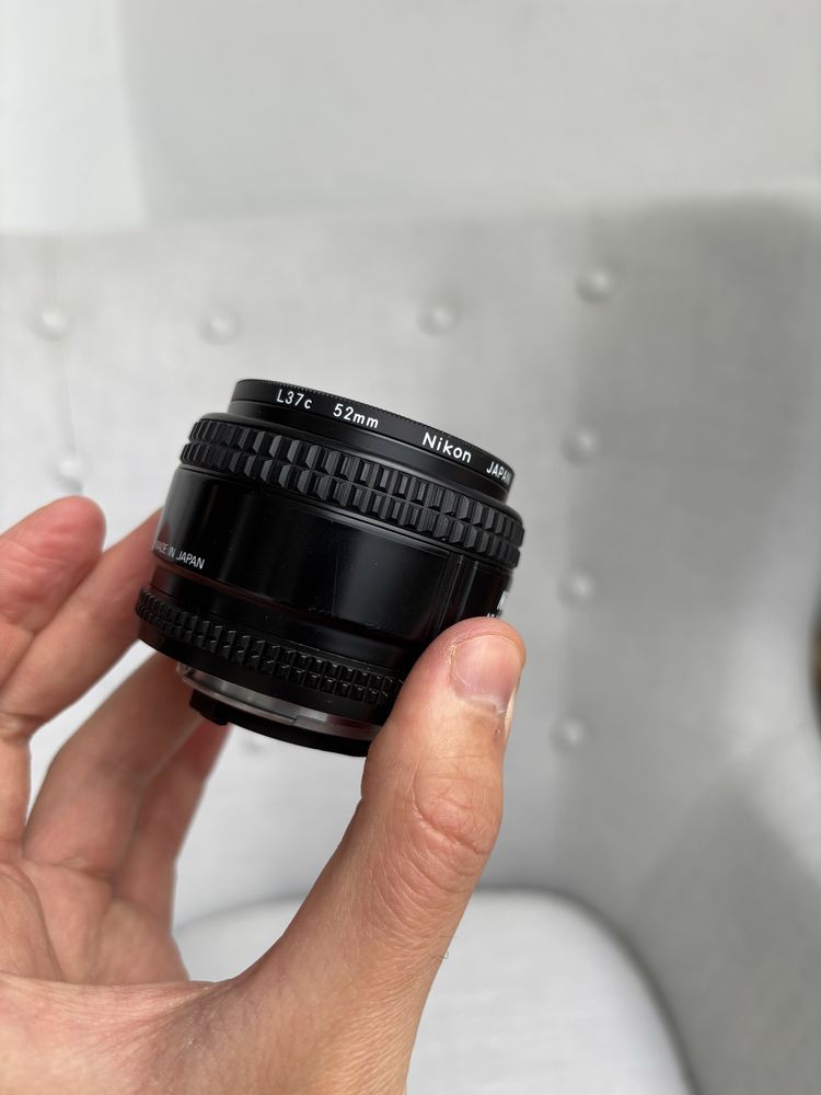 Nikon AF Nikkor 35mm F/2D