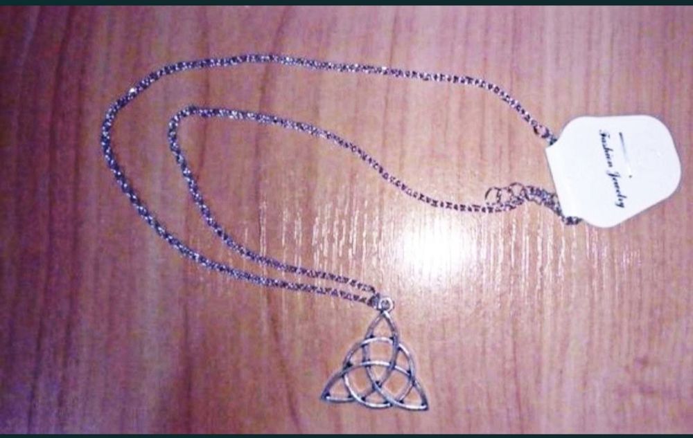 Цепочка с кулоном