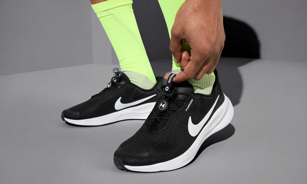 Оригінал! Кросівки Nike REVOLUTION 7 EASYON FQ4112-001 US 10.5