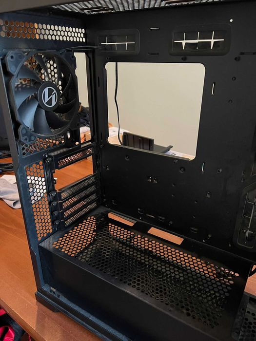 Caixa ATX Lian LI Lancool 215