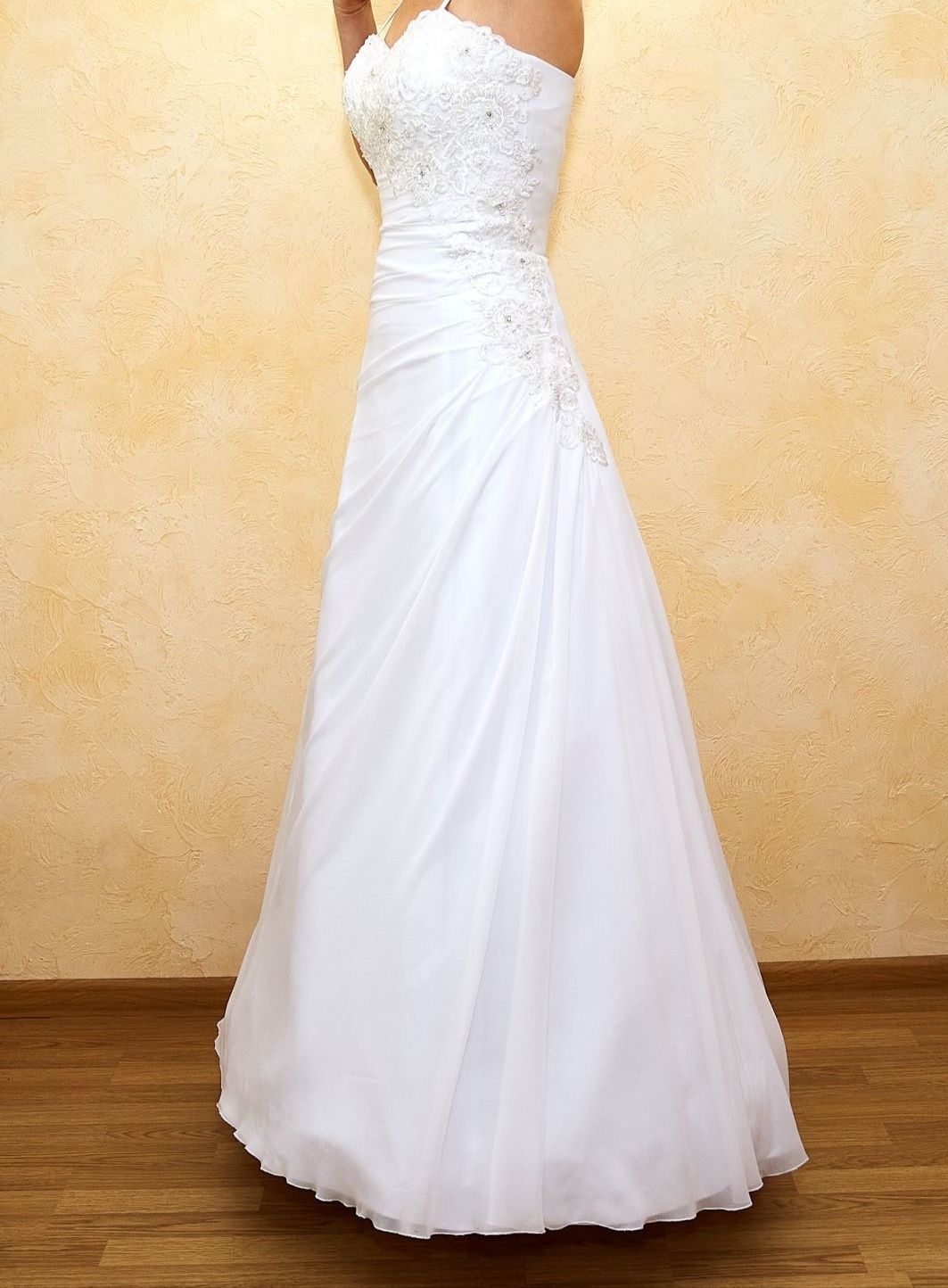 Весільна сукня 42 розмір +