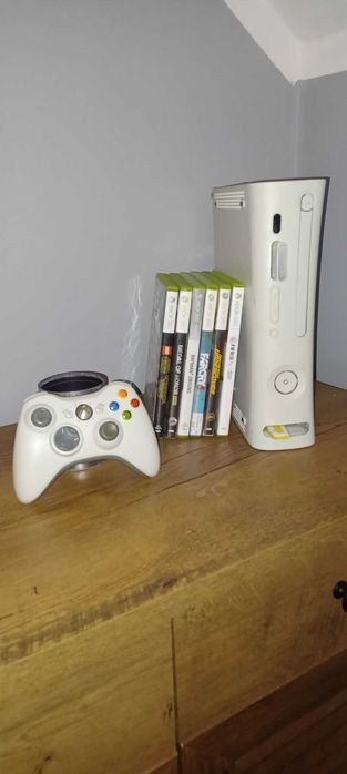 Xbox 360 + pad i 6 gier