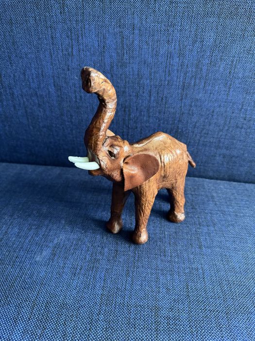 Figurka słoń skórzany, Tunezja, 21 cm