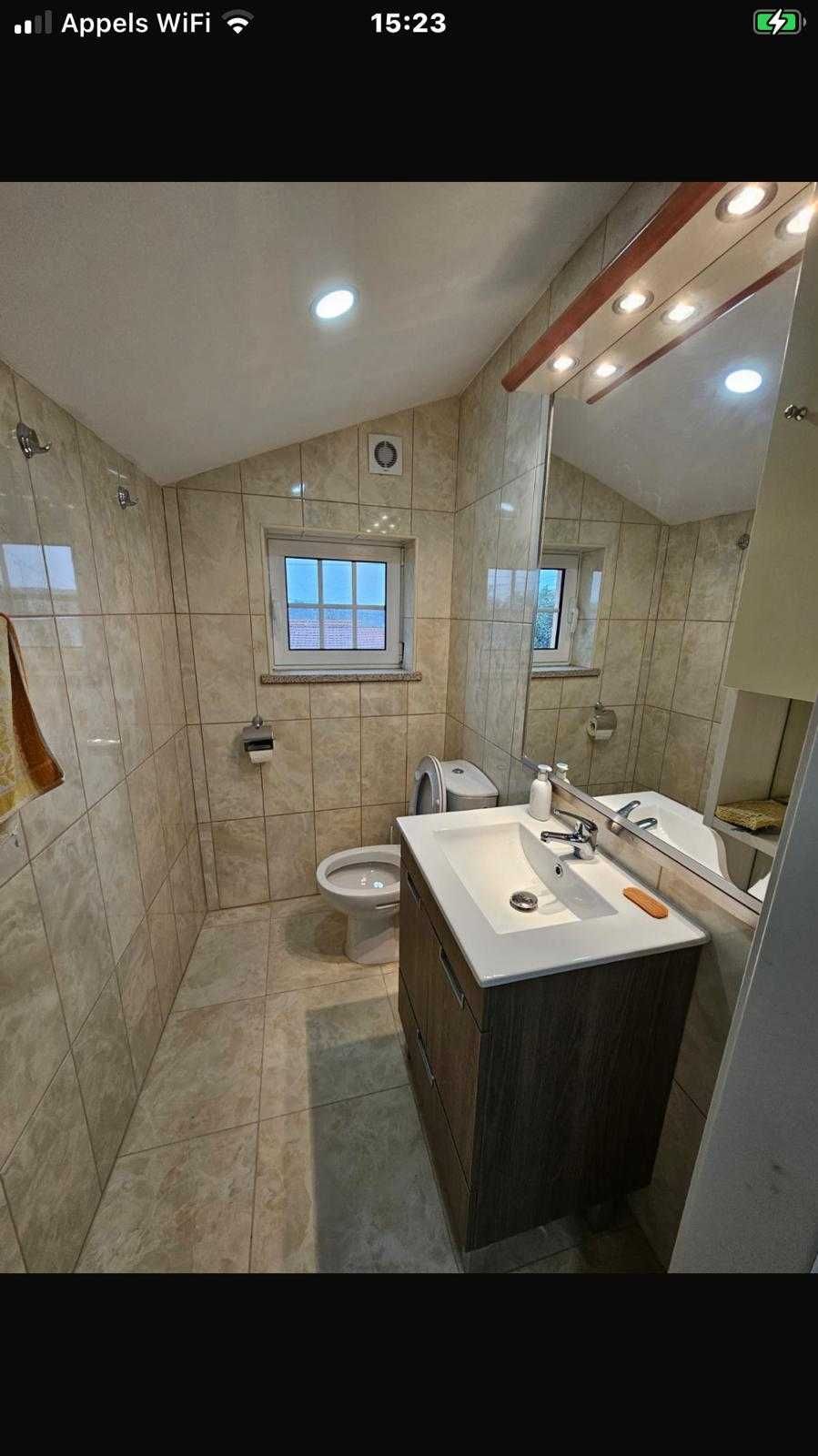 Casa de habitação, reconstruída, com garagem, arrumos e logradouro