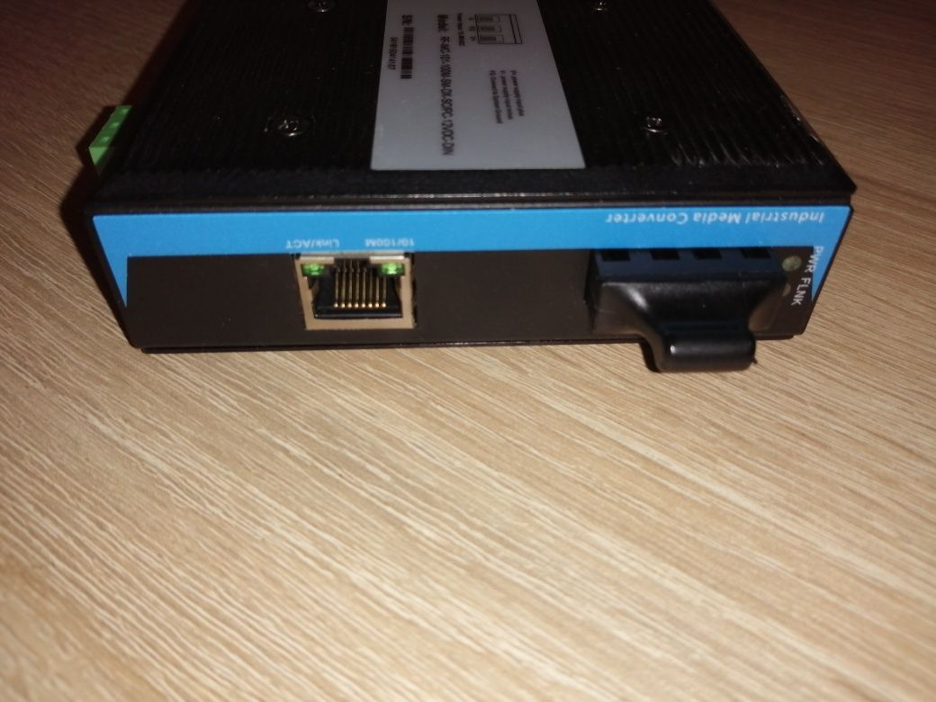 Media konwerter przemysłowy światłowód Ethernet rj45 scp RF-IMC-101-10