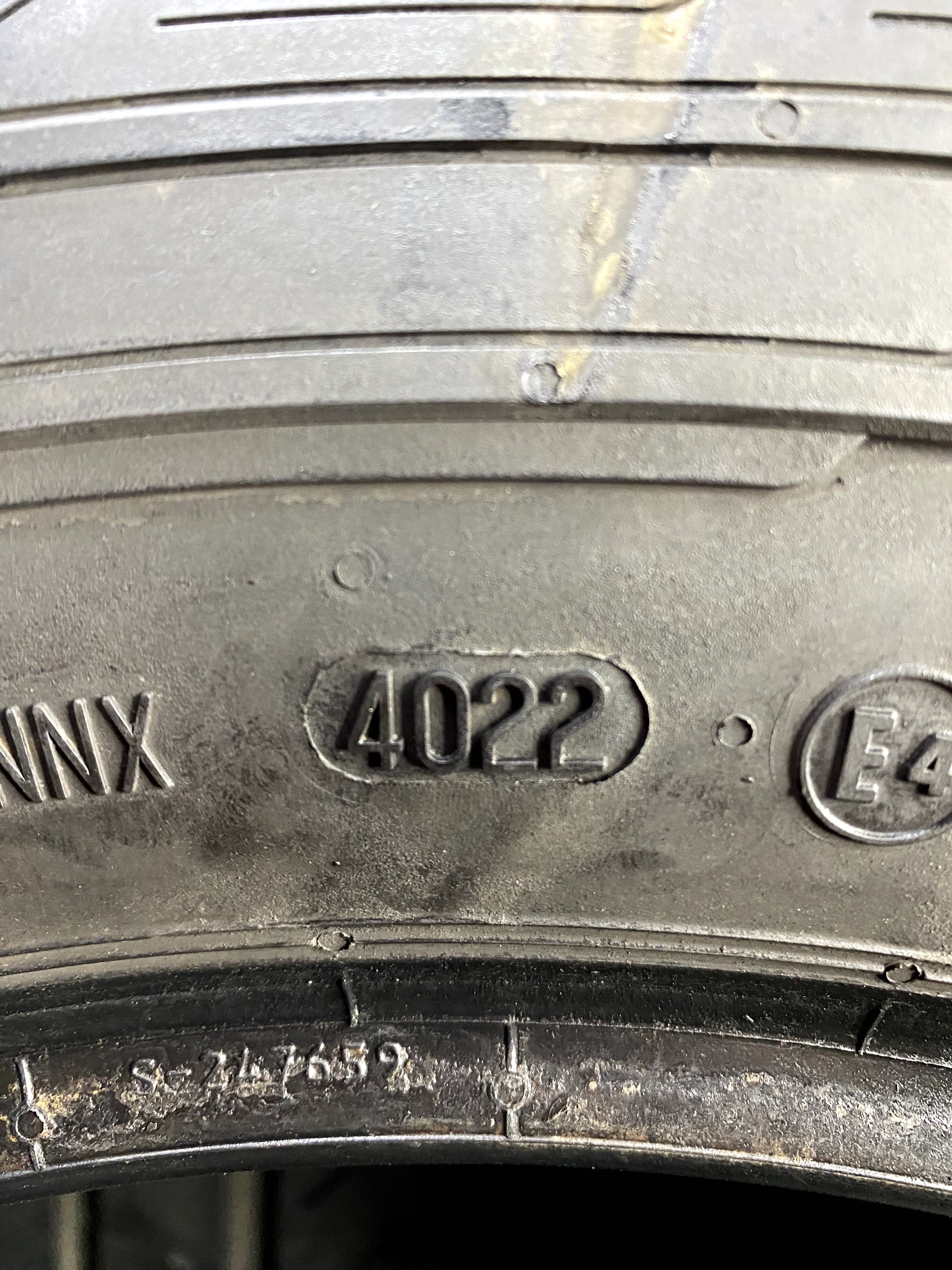 Літні шини 235 65 R16C 115/113R Continental ContiVanContact 200. 2022р