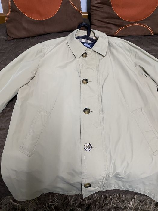 Vendo gabardine camel burberry London tamanho L