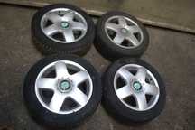 KOŁA FELGI ALUMINIOWE 6Q0601025L 5X100 ET43 6J 195/55R15 OPONY ZIMOWE 2021R. SKODA ROOMSTER FABIA II