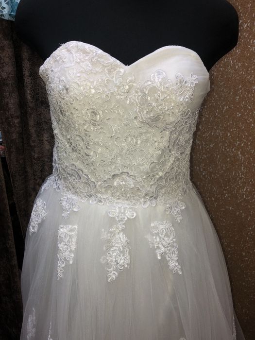 Весільна сукня