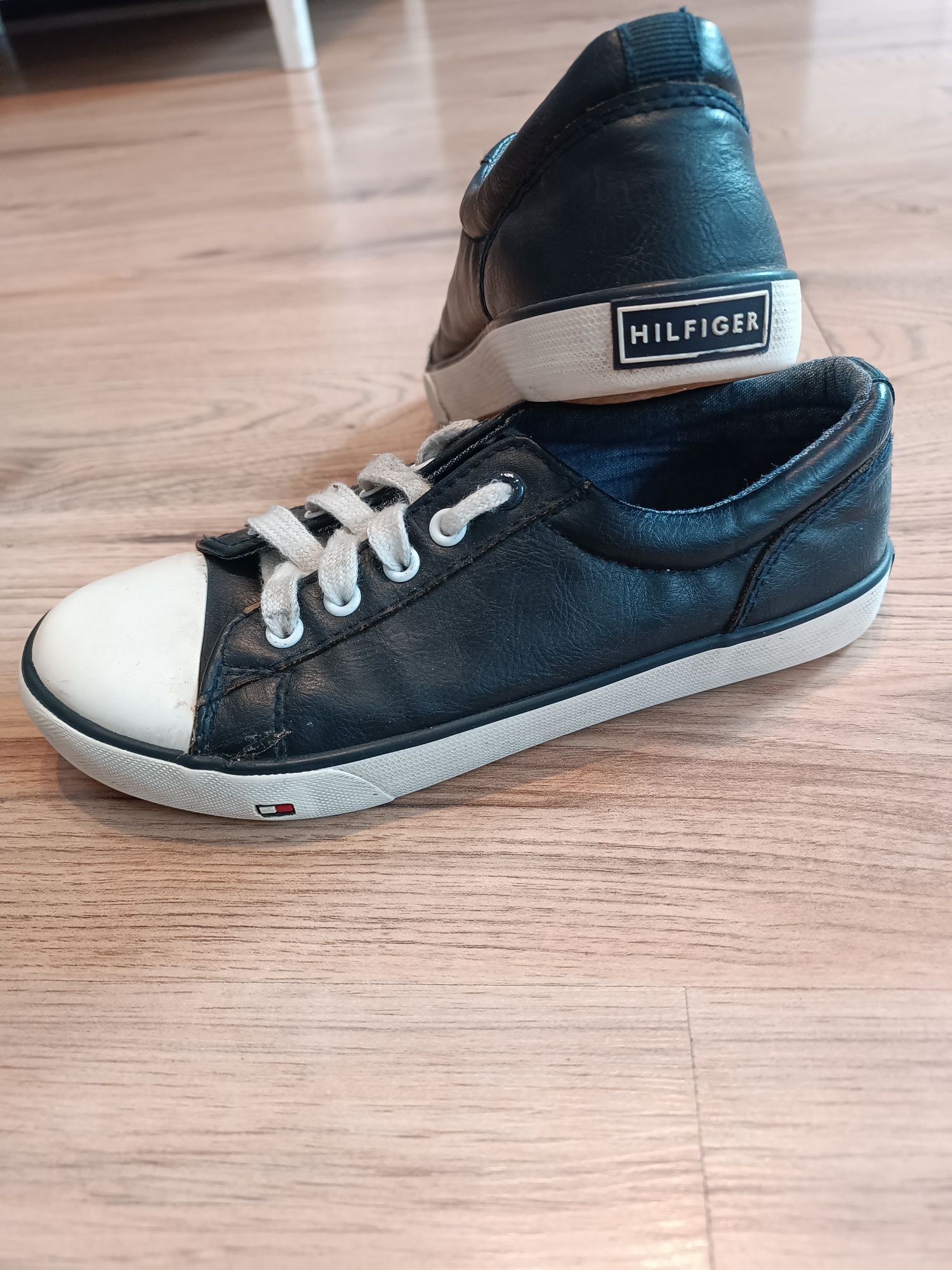 Tommy Hilfiger buty trampki 33 granatowe