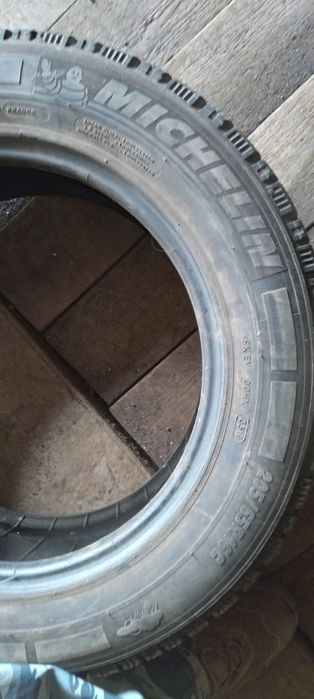 Продам комплект резини 205-65R16C 6,5Mishelin