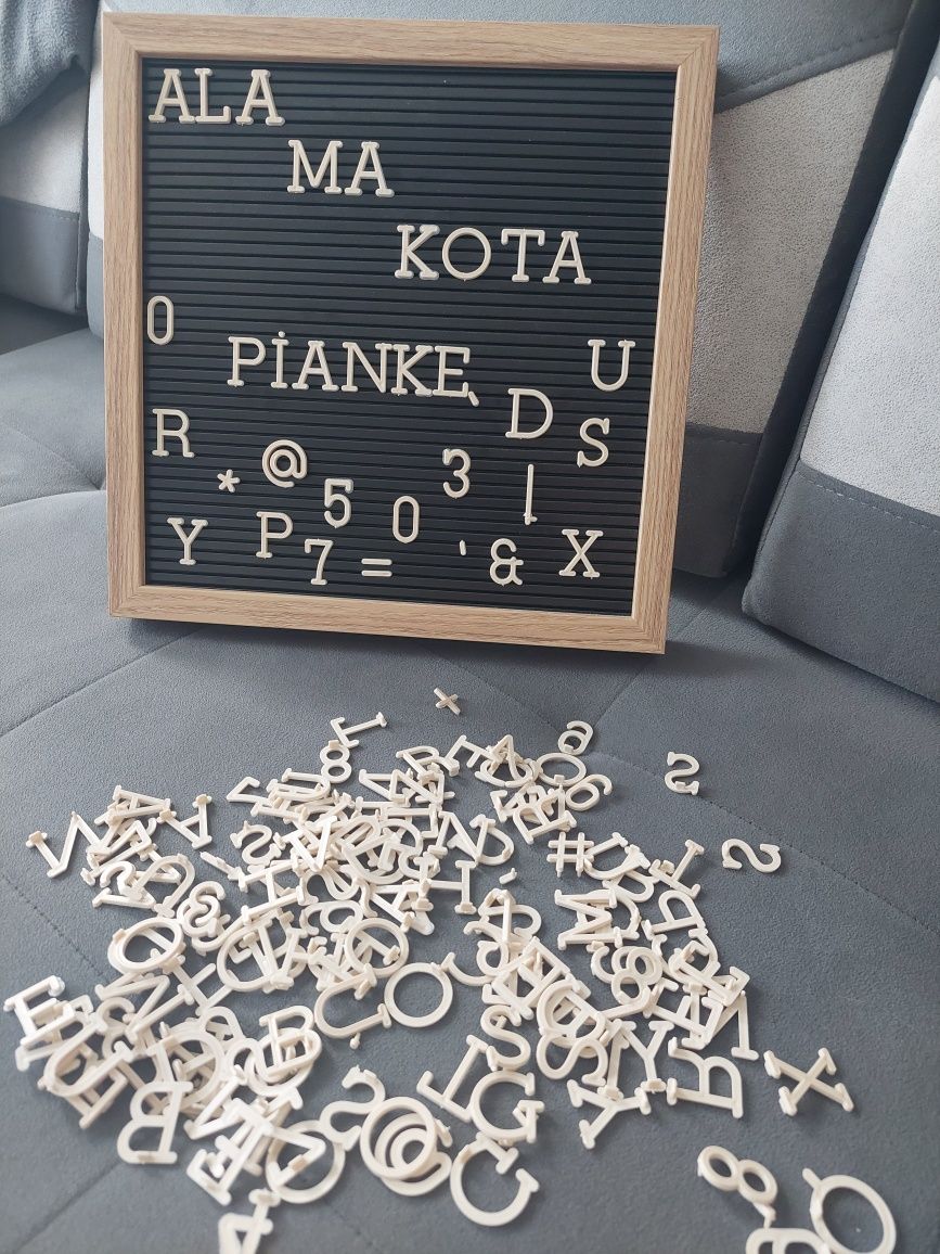 Ramka analogowa z literkami