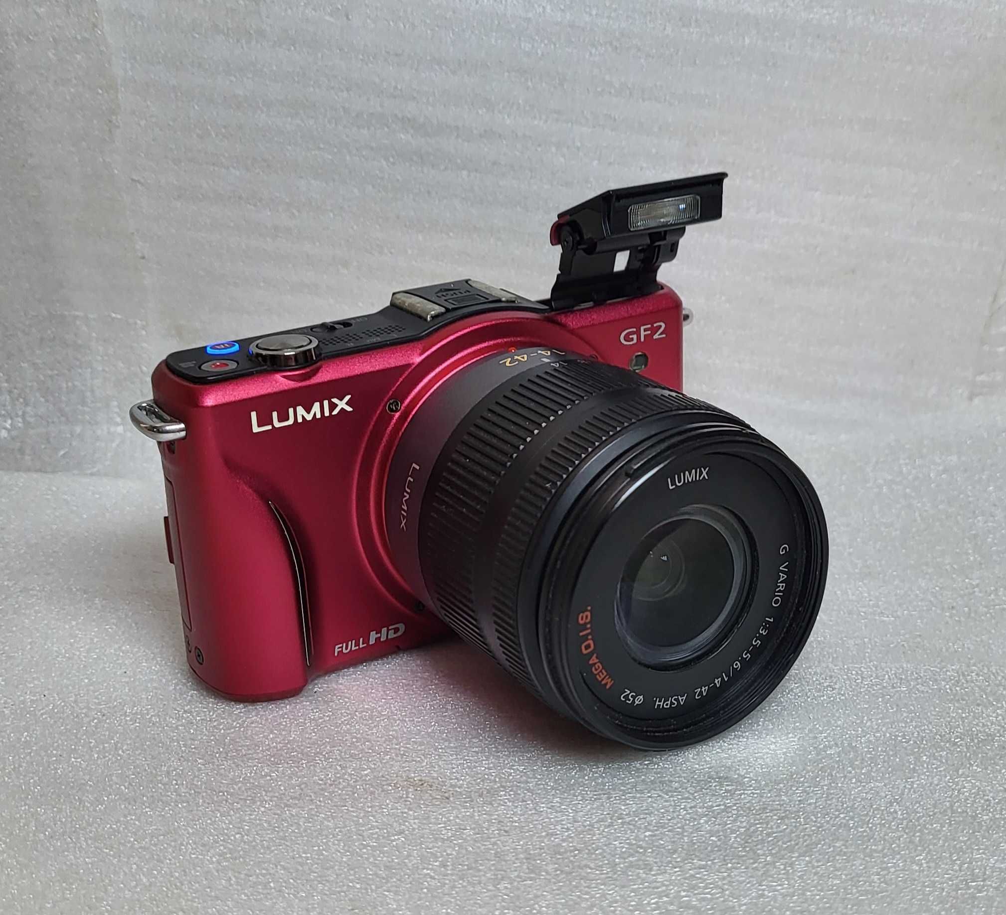 Цифровой фотоаппарат Panasonic Lumix DMC-GF2 + G Vario 14-42мм ASPH