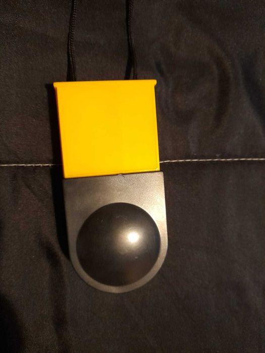 Lanterna amarela e preta