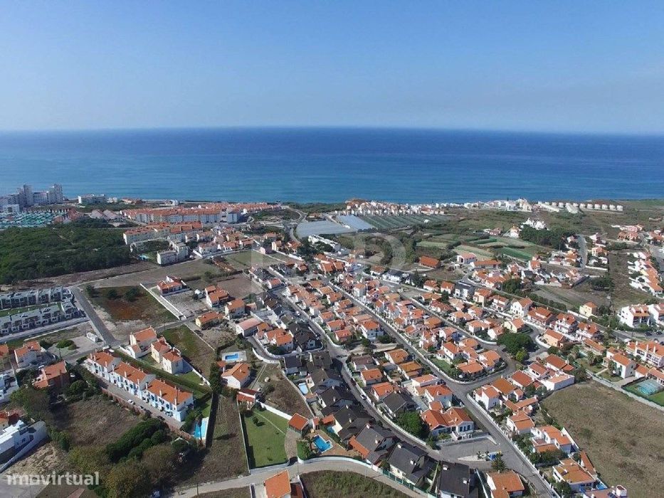 Terreno com projeto para residência sénior 5 estrelas em Santa Cruz