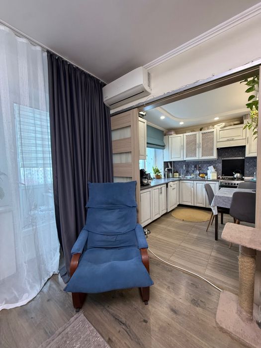 Продам 1 к квартиру в центрі ( район 5/5)