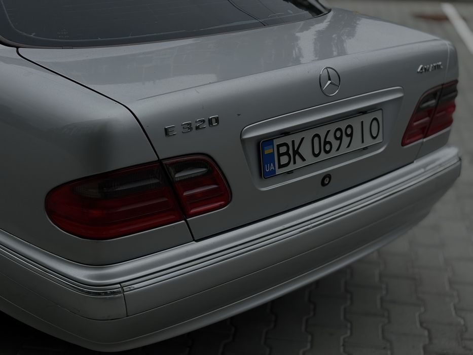 Mercedes-Benz W210 E320 4matic