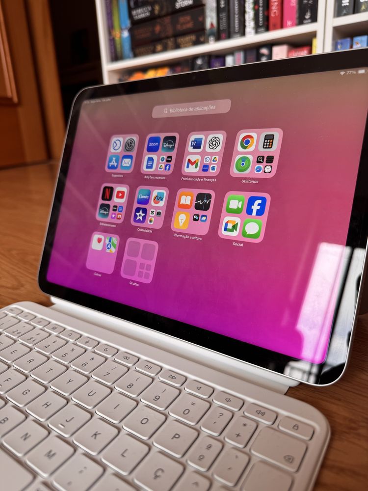 Apple iPad 10.9’ (10° Geraçao) - 64GB com teclado