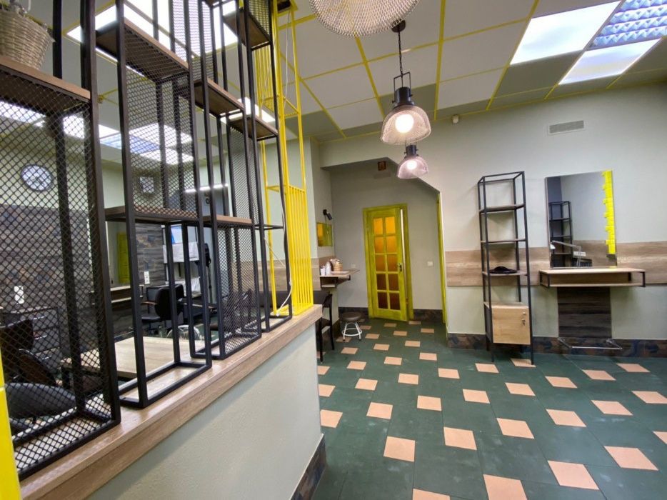 Продам комерч. приміщення , в центрі міста вул. Гетьмана Полуботки