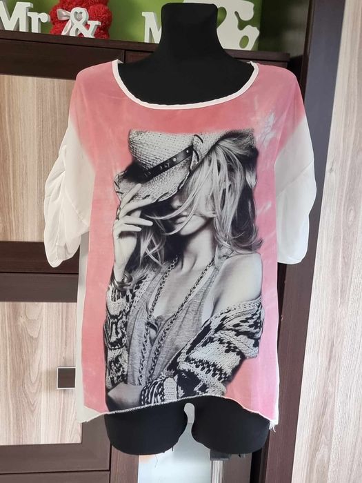 Piekna mgiełka przeswitujaca koszulka z modnym nadrukiem