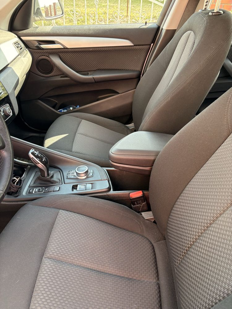 Sprzedam BMW X1 sDrive 16d