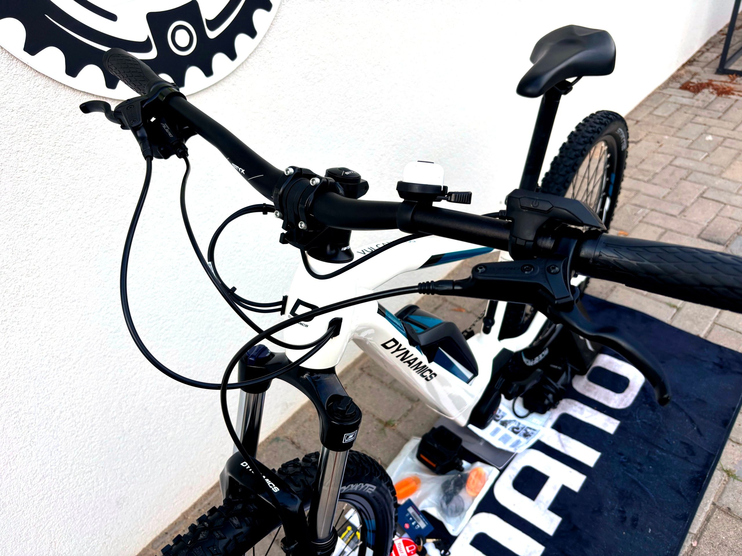 Rower Elektryczny MTB * DYNAMICS VULCANO 400 27,5 * Rama S 41cm BOSCH