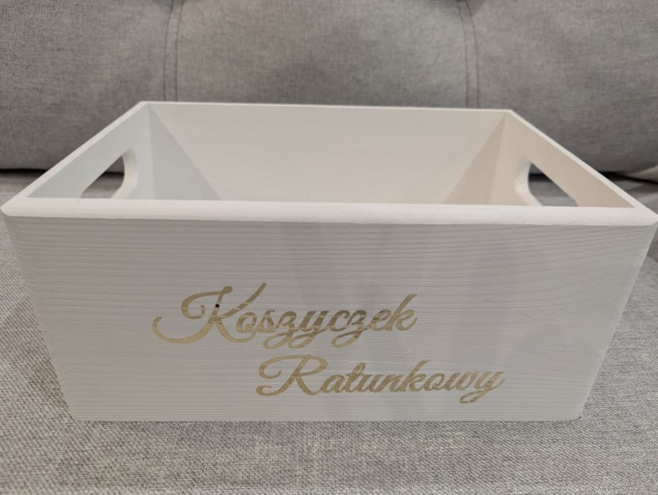Koszyki ratunkowe i skrzynka na koperty