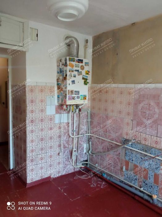 Трикімнатна квартира з автономним опаленням на першому поверсі