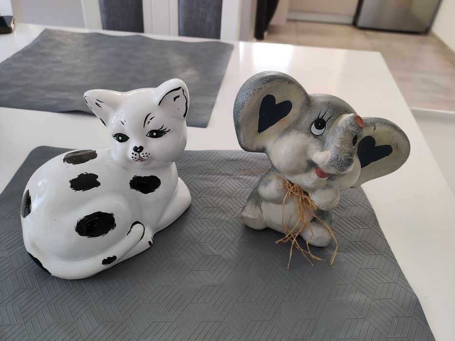 Figurki skarbonki gliniane
