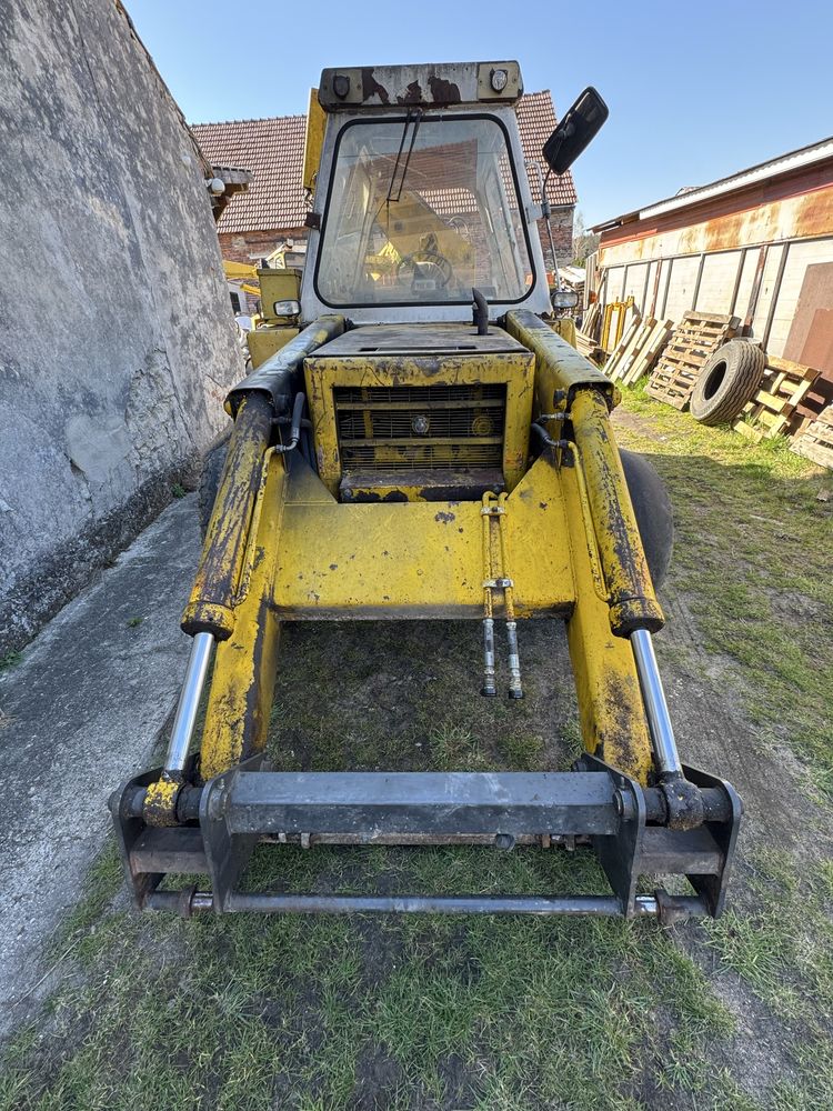 Koparko ładowarka JCB