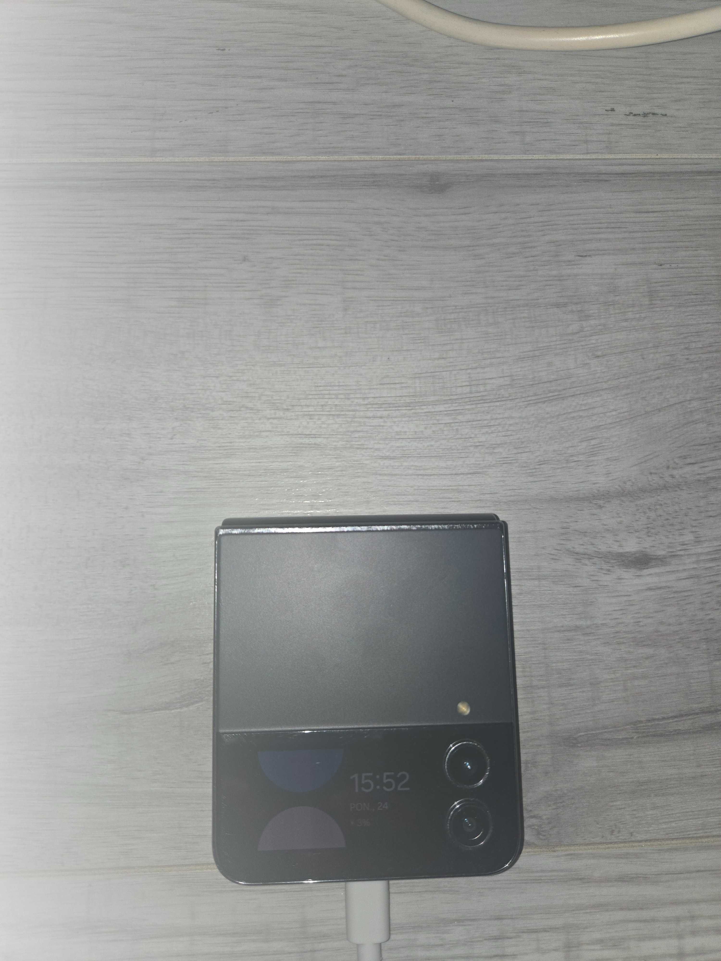 Samsung galaxy flip4