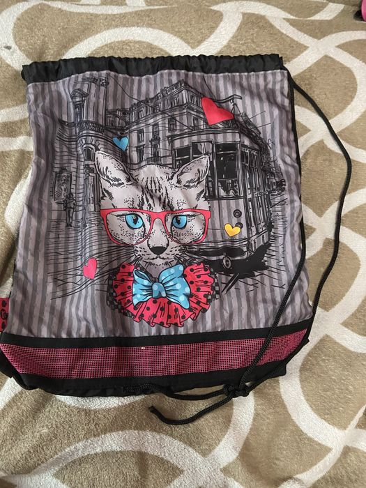 Портфель для дівчинки в школу