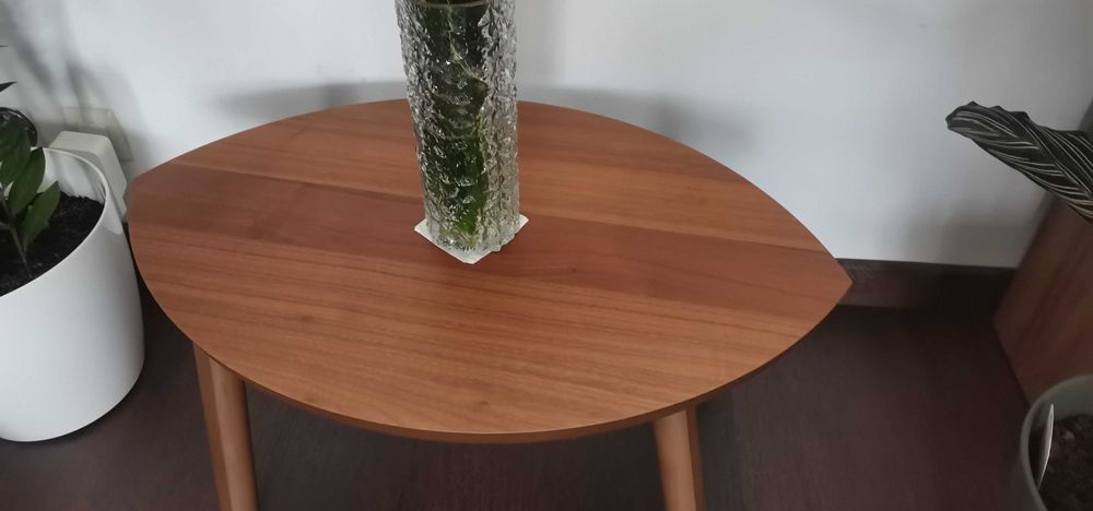 2 Mesas de centro, design escandinavo, em chapa de nogueira