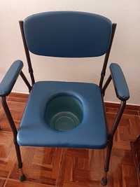 Cadeira acolchoado com wc
