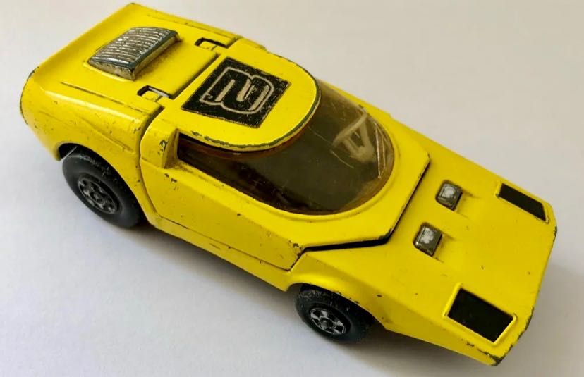 Carrinhos 2 miniaturas 1/43