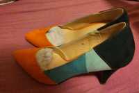 Sapatos coloridos da R edition