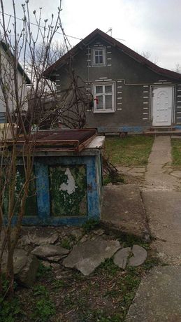 Будинок в смт Лужани