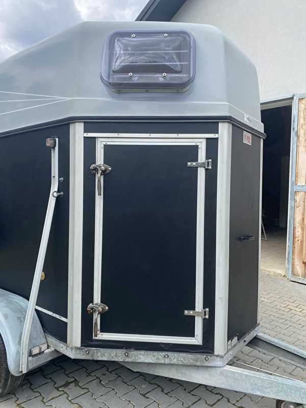 Bukmanka przyczepa do przewozu 2 koni 2000kg DMC