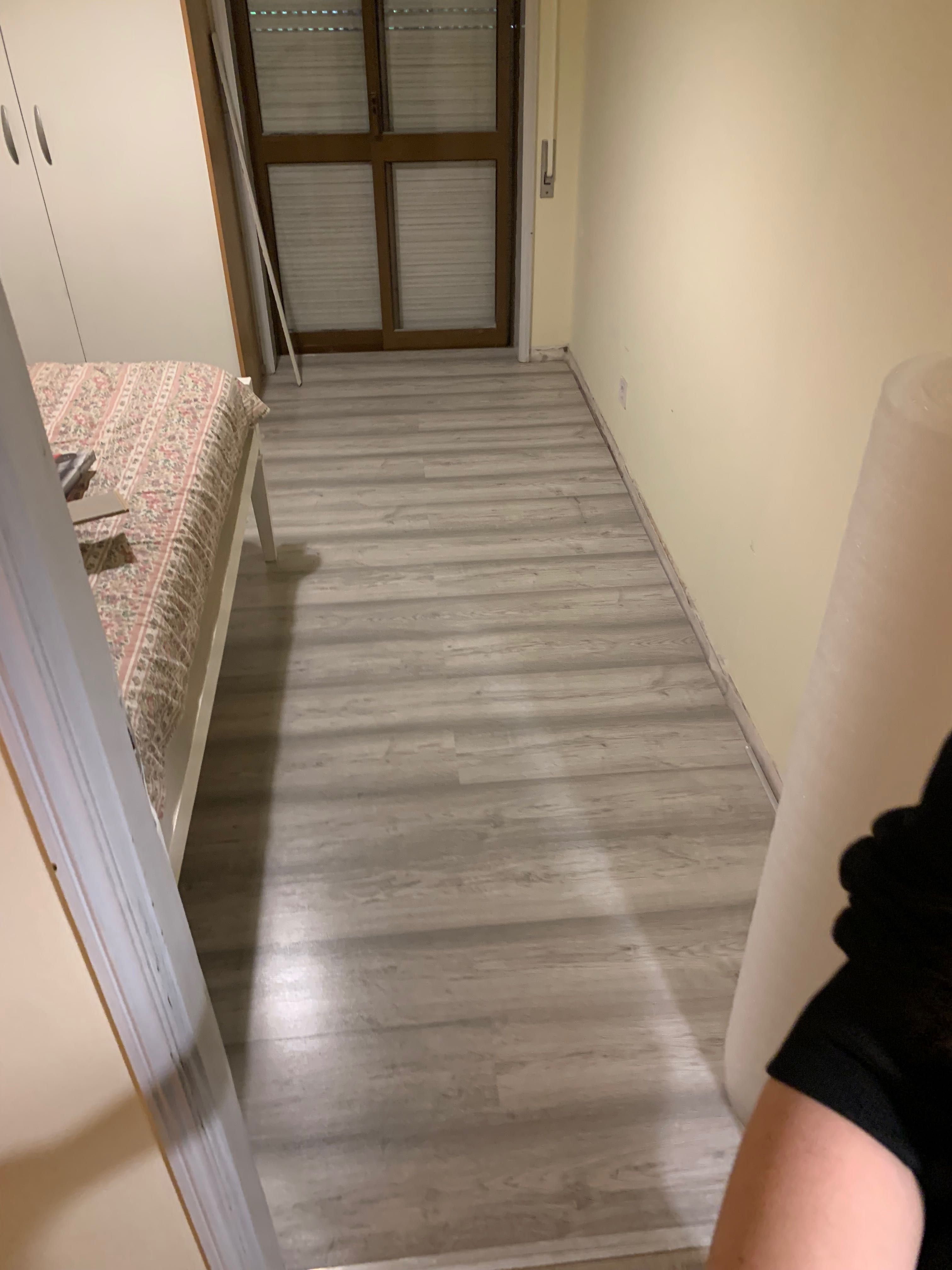 Aplicação de piso flutuante , vinílico e etc…
