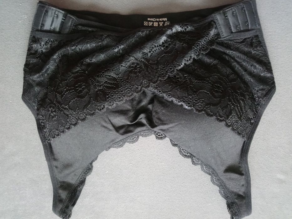 Koronkowy biustonosz sportowy 2XL wygodny