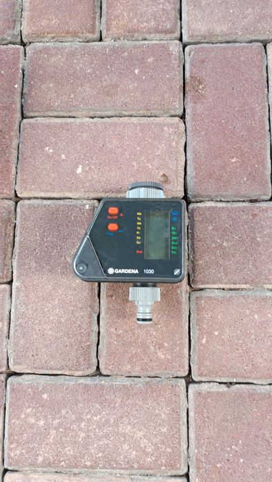 Programador de rega Gardena.