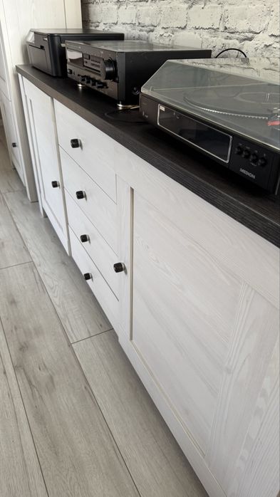 Komoda Hesen / Porto / Antwerpen BlackRedWhite